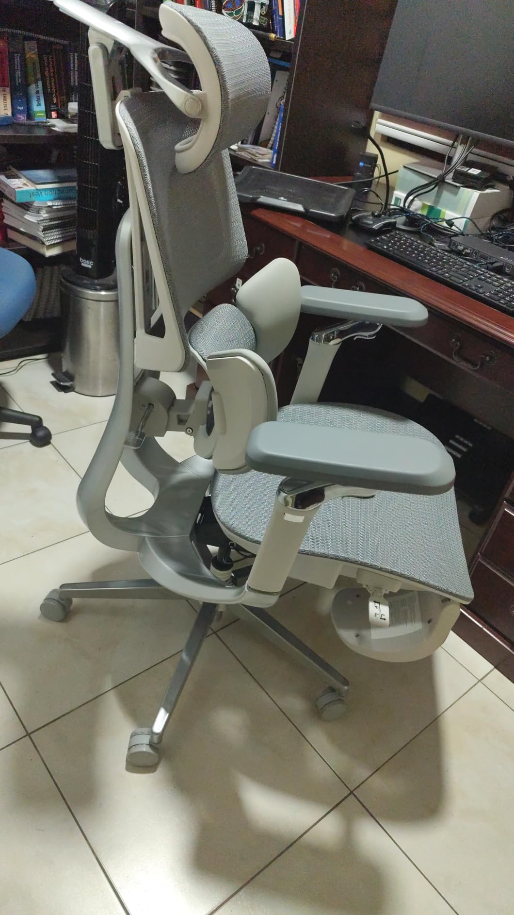 Hbada E3 Pro 2026 Edition Ergonomic Office Chair, Mesh Desk Chair with 3-Zone Floating Lumbar Support, Upgraded 4D Headrest, 720° Armrests, Black with Footrest customer photo 2