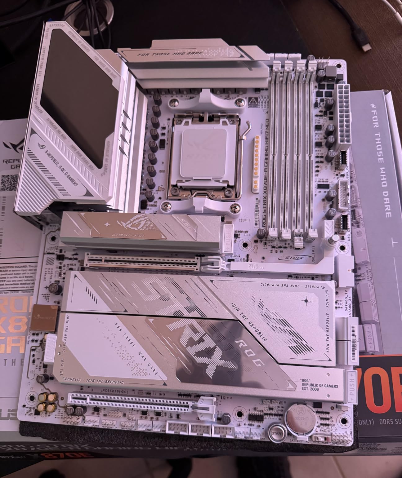 ASUS ROG Strix X870E-A Gaming WIFI7 NEO AM5 ATX Motherboard, DDR5, DIMM Fit, WiFi 7, 5Gb LAN, PCIe 5.0, 4X M.2, 2X USB4, EZ PC DIY, AIO Q-Connector customer photo 1
