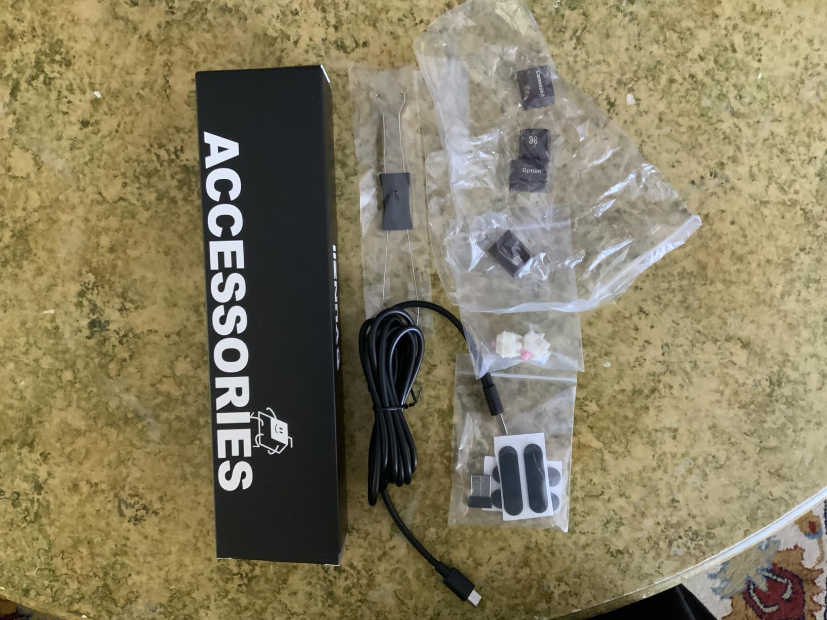 YUNZII WOOD84 75% Wireless RGB Mechanical Gaming Keyboard(Wood, Candy) customer photo 1