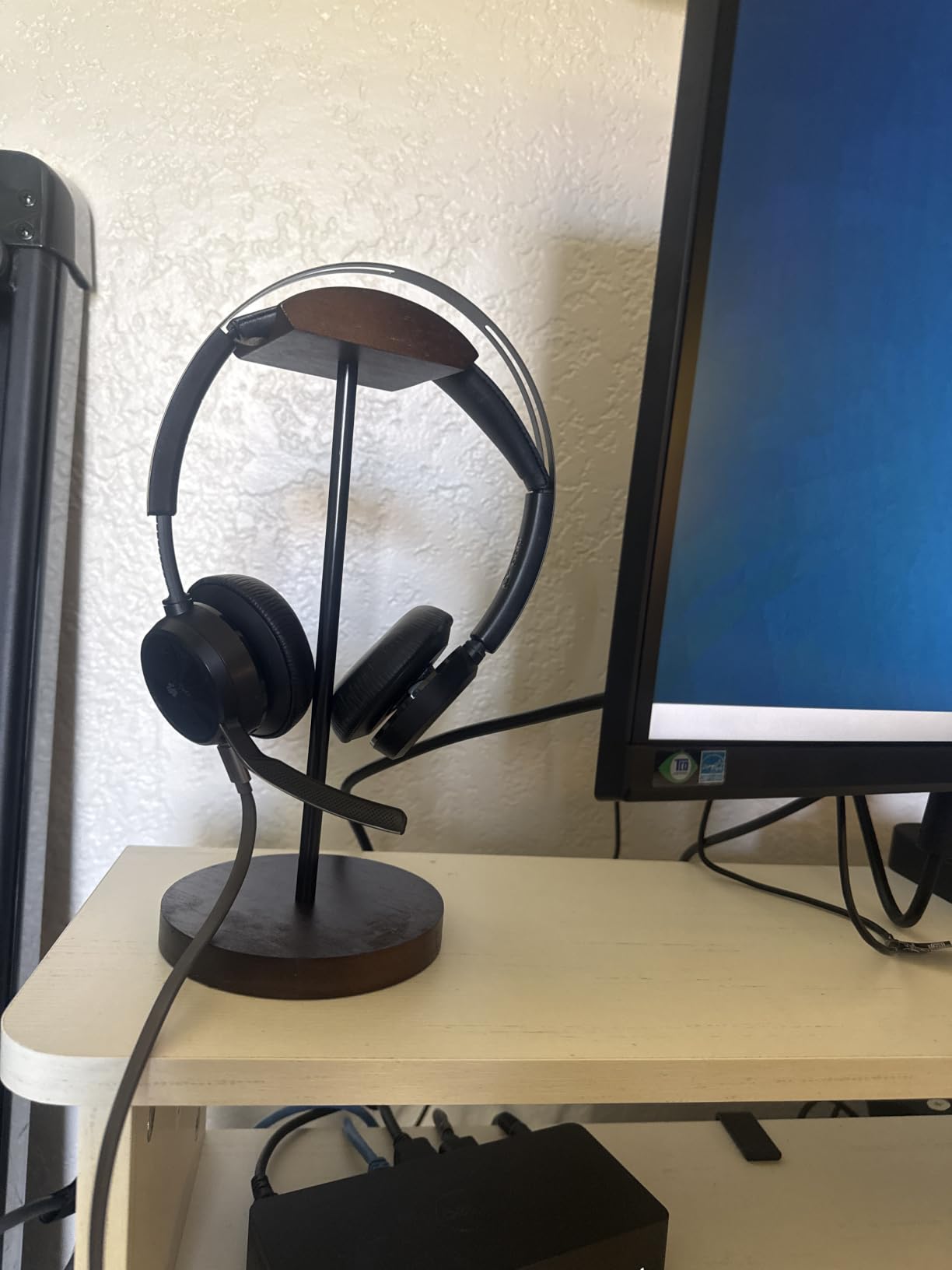 Wood & Metal Headphone Stand, Desktop Headset Holder with Stable Non-Slip Bamboo Base, Universal Headphone Hanger for Gaming Headsets, Office Desk, Home, Gift customer photo 1