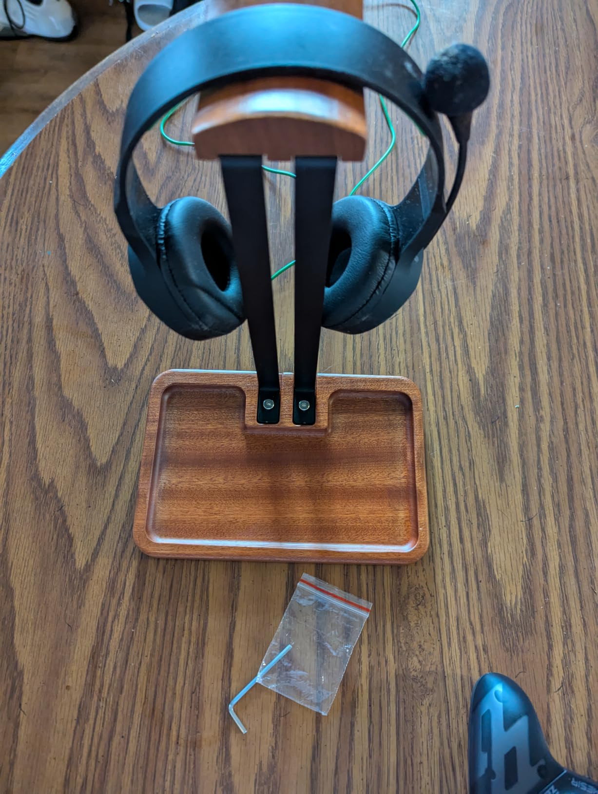 LOXP Wooden Headphone Holder, Solid Stand with Non-Slip and Storage Base | Anti-Rust Gravity Arm, Hardwood Earphone Hanger for Desk, Universal Fit for Gaming Headsets, Studio Headphones customer photo 2