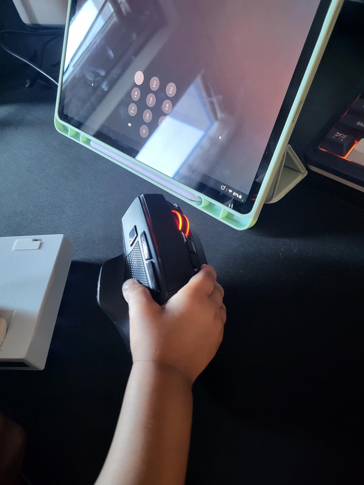 Redragon Wireless Gaming Mouse, Tri-Mode 2.4G/Bluetooth/USB-C, 7 Programmable Buttons, Tactile Rapid Fire Key, 24000 DPI RGB Ergonomic Mouse for PC Windows Gaming & Work, M814W customer photo 1