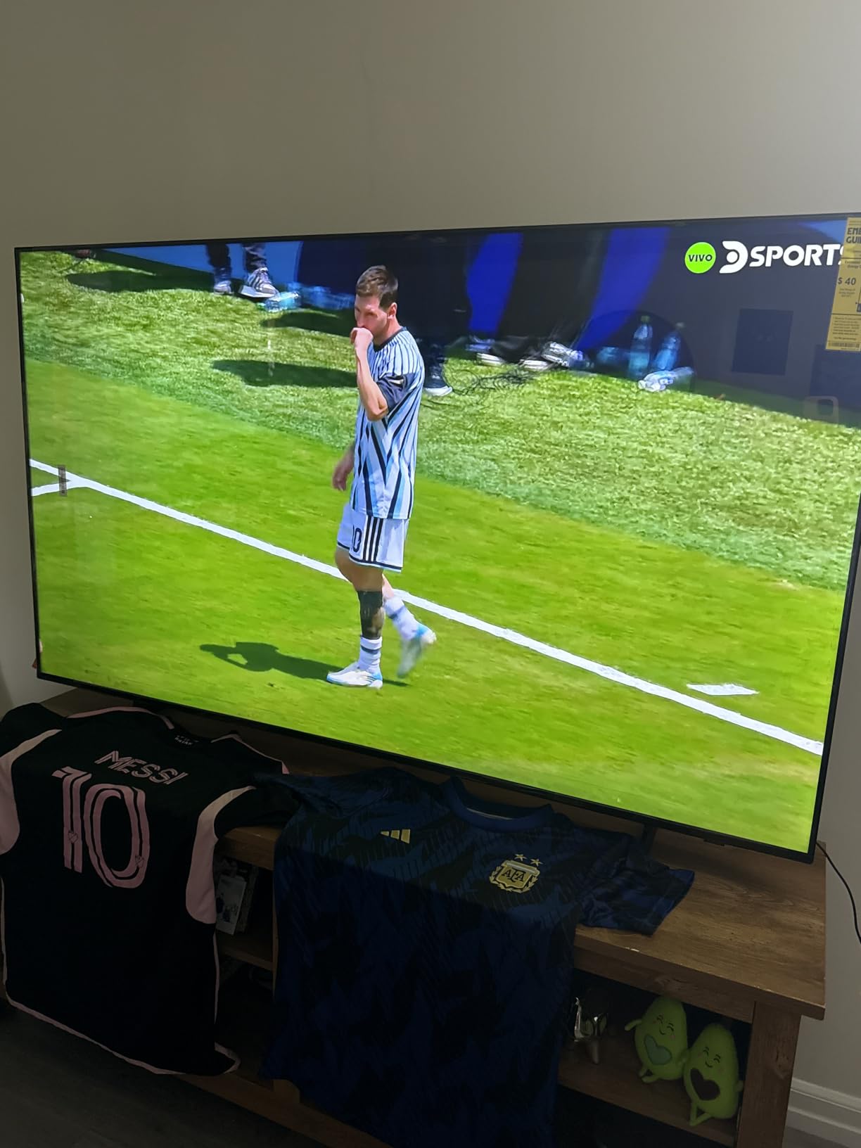 Samsung 85-Inch Class U8000H Series Crystal UHD, 4K, Smart TV, 2026 Model | Samsung Vision AI Companion, Crystal Processor 4K, Endless Free Content, Motion Xcelerator, Color Booster, 4K Upscaling customer photo 2