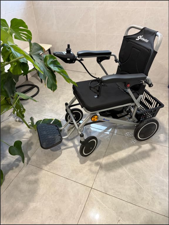 Aotedor Electric Wheelchair for Adults, Lightweight Foldable Power Chair for Travel, 15 Mile Range Motorized Wheelchair with Electromagnetic Brake, Easy 360° Joystick Control, Silver customer photo 1