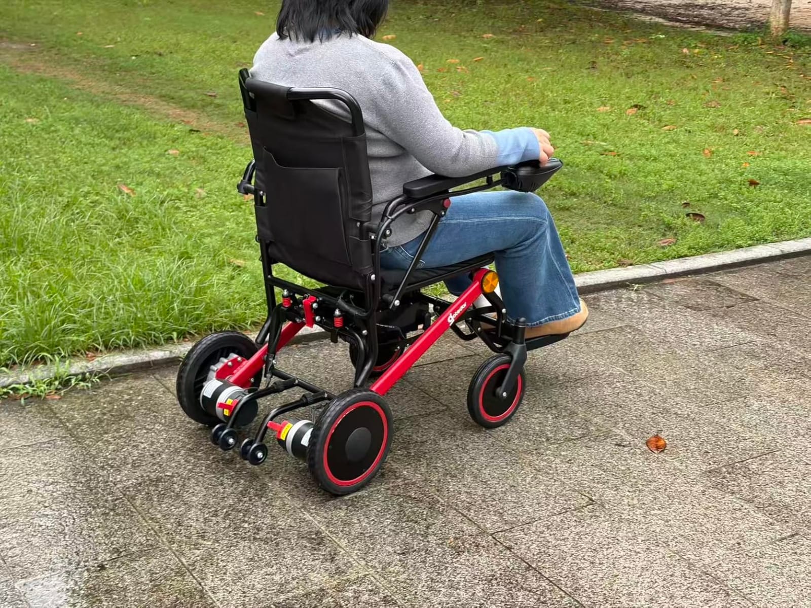 Aotedor Electric Wheelchair for Adults, Lightweight Foldable Power Chair for Travel, 15 Mile Range Motorized Wheelchair with Electromagnetic Brake, Easy 360° Joystick Control, Silver customer photo 2