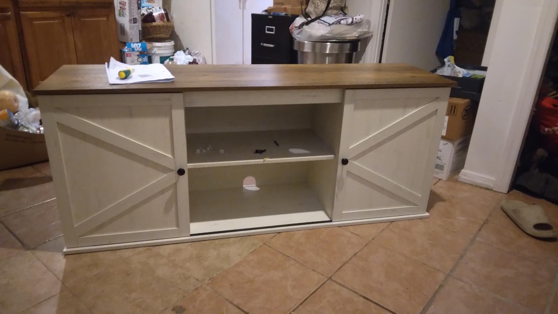 VASAGLE Farmhouse TV Stand for 65'' TV, Media Console, Sliding Barn Doors | Entertainment Center for Living Room, Bedroom, TV table with Storage Cabinets, Honey Brown, HAINS Collection ULTV535K101 customer photo 1