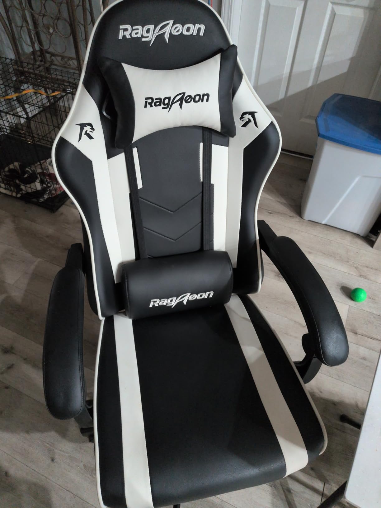 Gaming Chair for Adults Gamer Game Ergonomic PC Chair, 7-Point Support | Pocket Springs & Foam, 51cm Wide Seat, Sync Armrests, 90-135° Backrest, PU Leather, Black and White, 400lbs Load customer photo 1