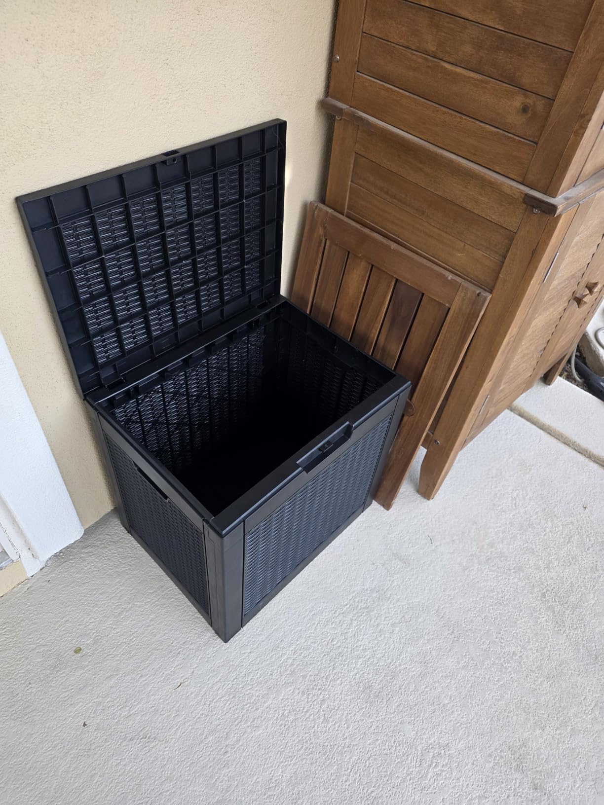 Outdoor Storage Box, 160 Gallon Waterproof Resin Deck Box with Support Rod | UV Resistant Lockable Package Delivery Bin, Shoe, Patio & Garden Tools Storage, Toy Cabinet, Ottoman, Indoor/Outdoor customer photo 1