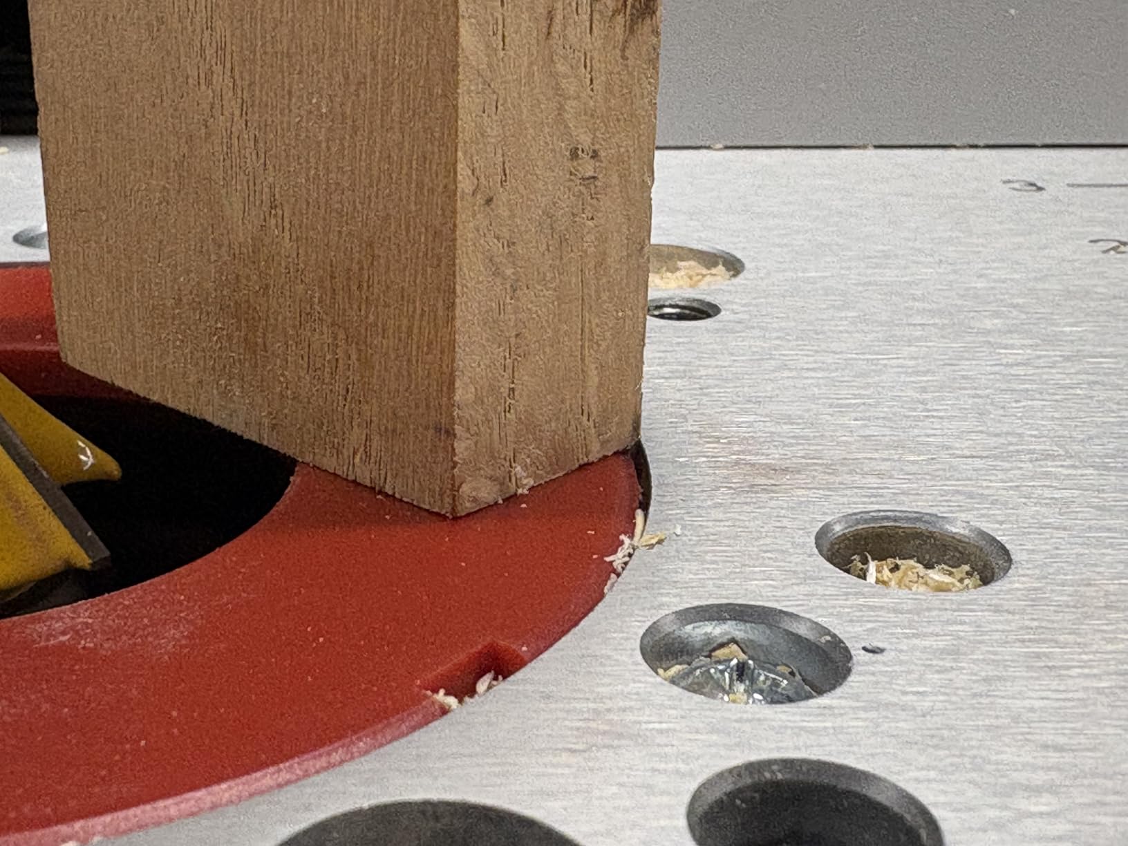 Bosch RA1181 Benchtop Router Table customer photo 2