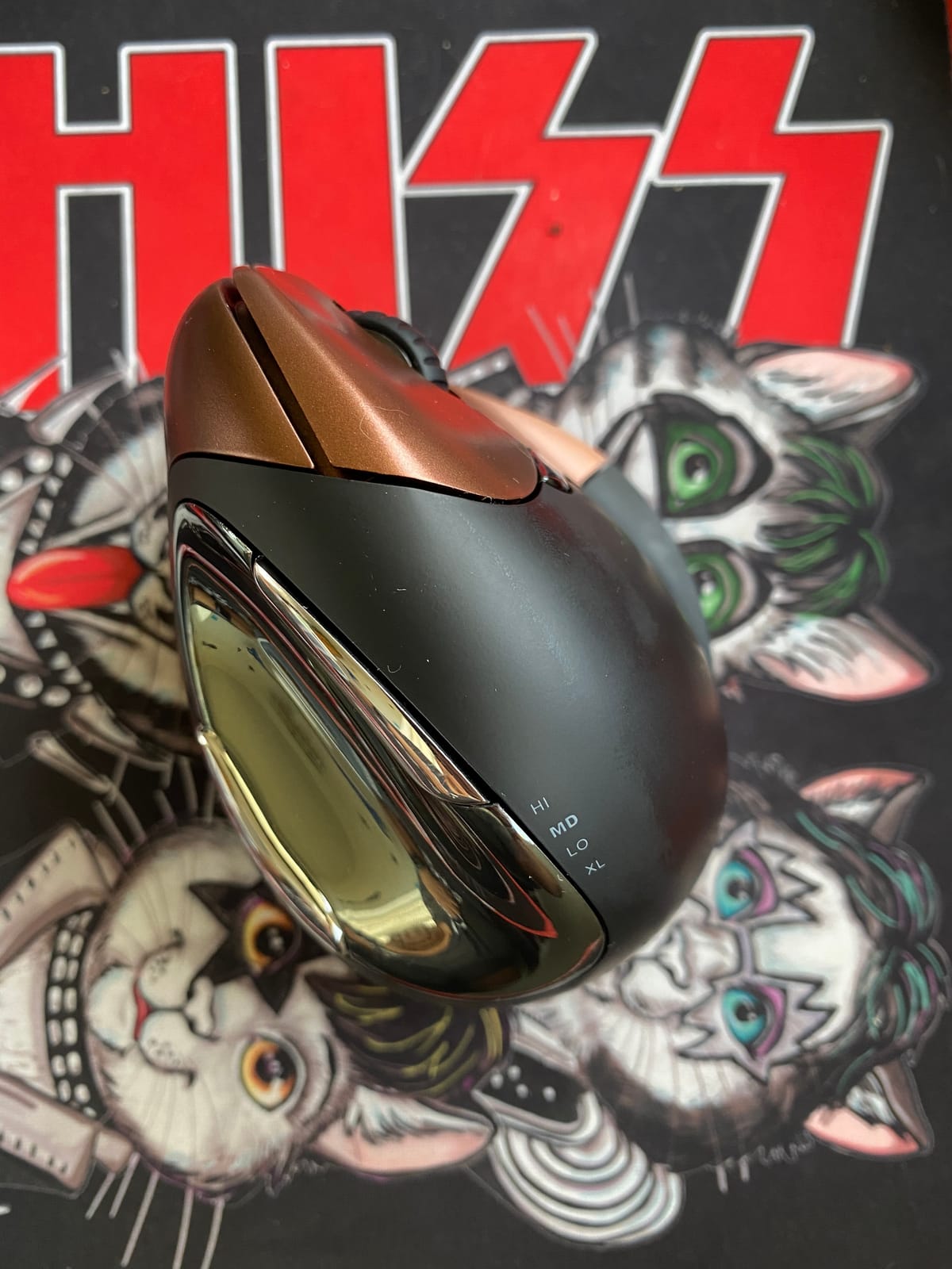 Evoluent - Inventor of the Vertical Mouse - VM4RW Ergonomic Vertical Mouse Right Hand Regular Size Wireless USB, Sculpted for Comfort, Reduces Wrist Strain, 4 Speeds, 6 Customizable Buttons in Windows customer photo 1