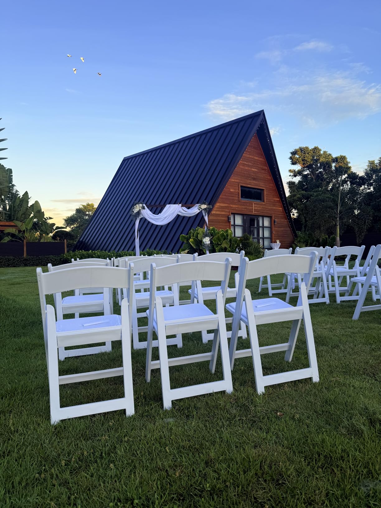 Flash Furniture Hercules Series Folding Chair - White Resin - Set of 4 800LB Weight Capacity Comfortable Event Chair - Light Weight Folding Chair customer photo 2
