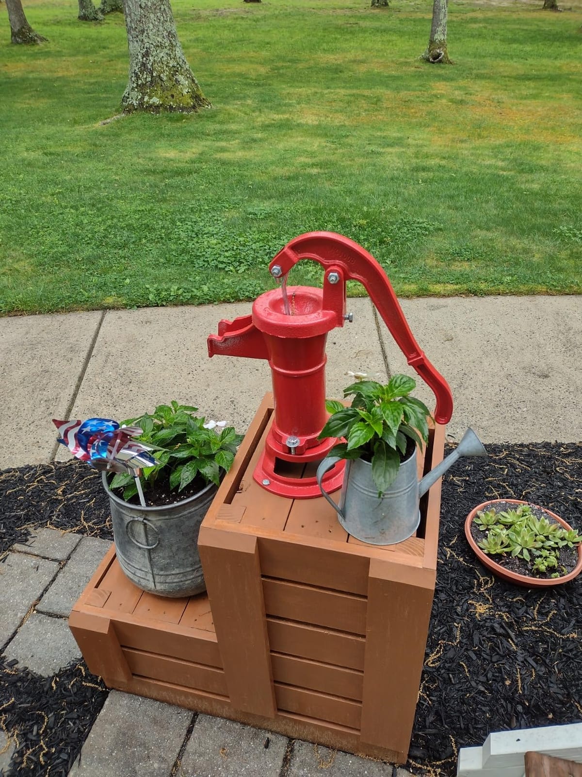 XtremepowerUS Well Hand Pitcher Antique Pitcher Manual Hand Pump Operated up to 25' ft Max Lift Patio Water Well Fountain for Outdoor Garden, Pond, Backyard, Farm customer photo 2