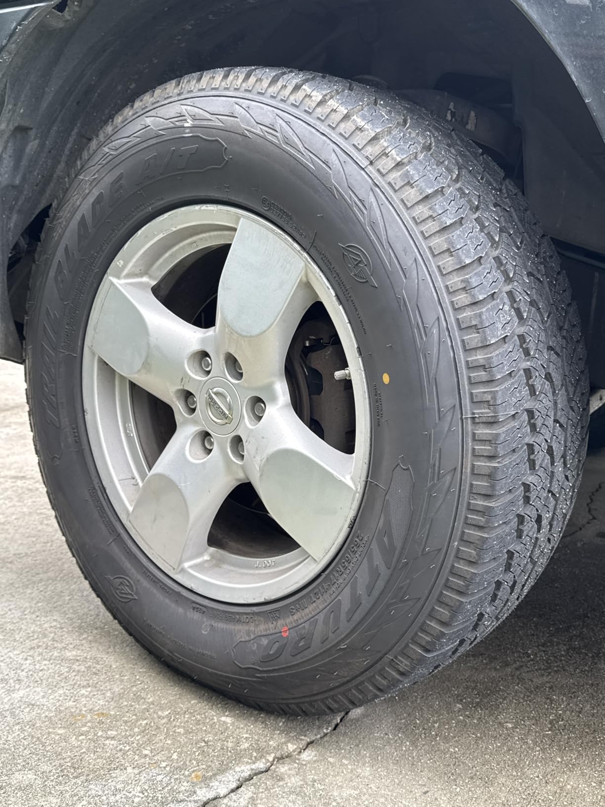 ATTURO Trail Blade A/T All-Terrain Tire, 30x9.50R15LT 104S customer photo 2