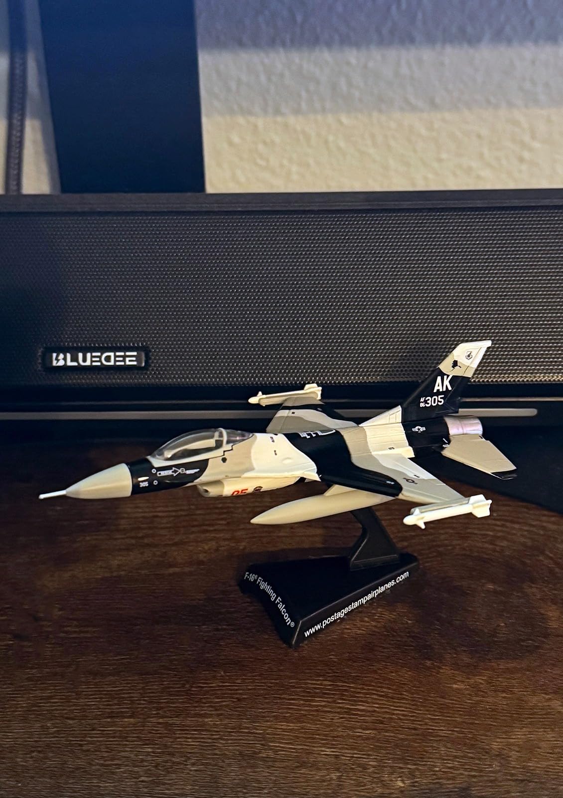 F-22 Raptor USAF Model Airplane – 1:145 Scale Die-Cast Metal Fighter Jet with Display Stand – Stealth Tactical Aircraft Collectible Ages 14+ customer photo 2