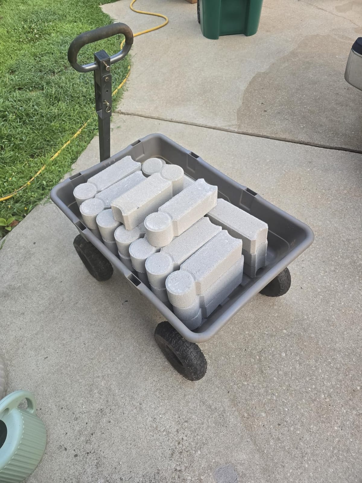 Gorilla Carts Poly Dump Cart, 800 lb. Capacity, 5 Cu Ft, Gray customer photo 1