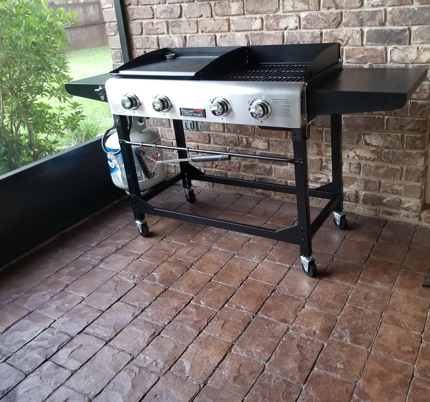 Royal Gourmet GD401C 4-Burner Gas Grill and Griddle Combo with Cover customer photo 2