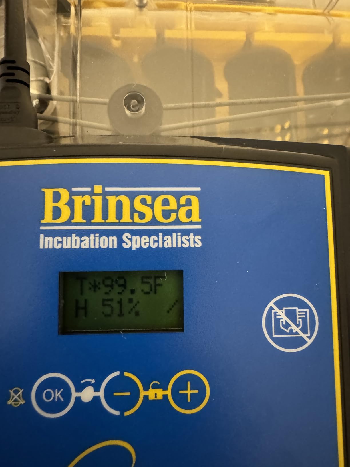 Brinsea Ovation 56 EX Egg Incubator, Automatic Turning & Humidity Control customer photo 1