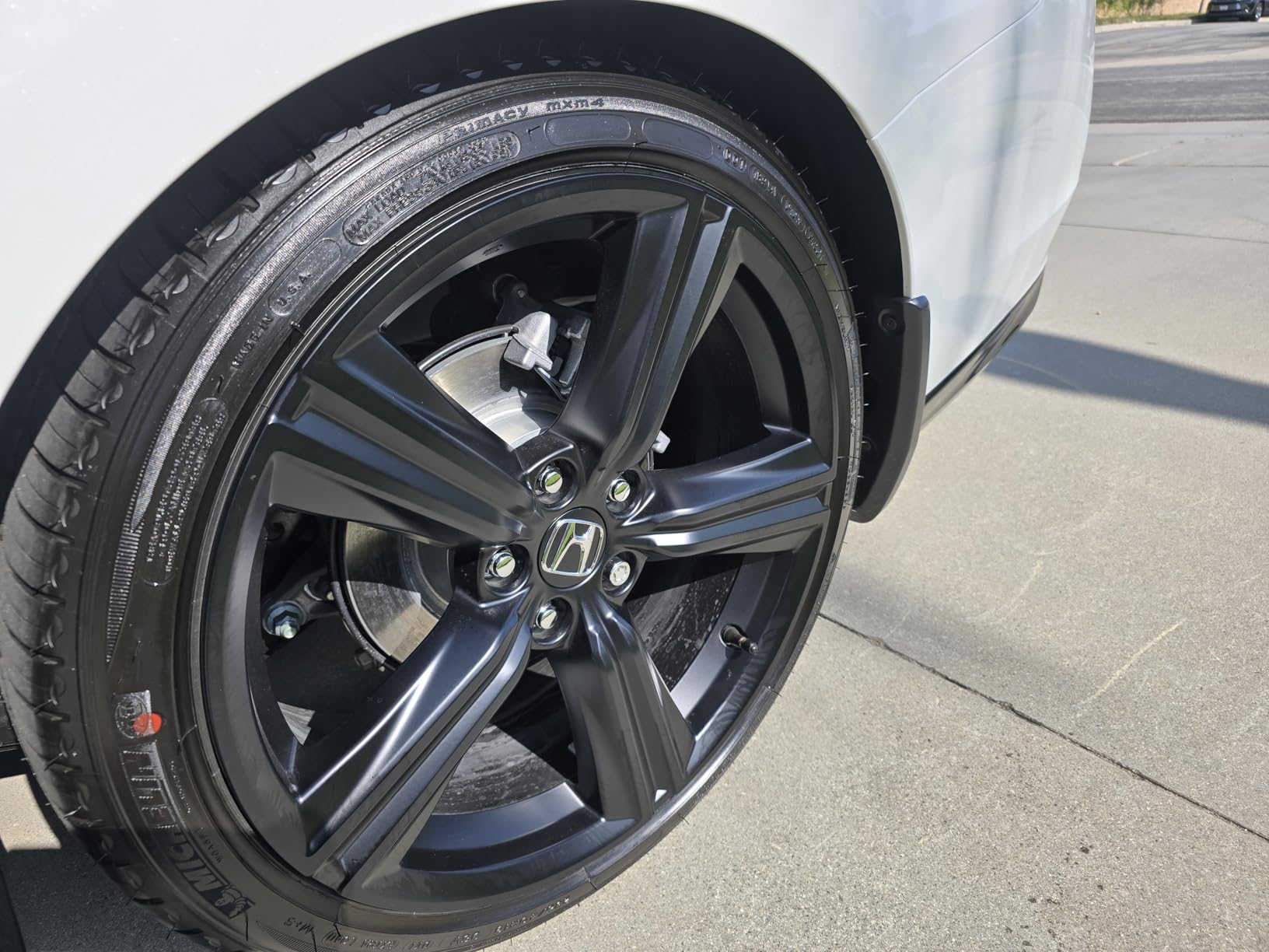 CAR GUYS Tire Shine Spray - The Perfect Deep Black Shine - Long Lasting Car Tire Dressing - No Sling & Dry to Touch - 18 Oz Kit with Applicator customer photo 2