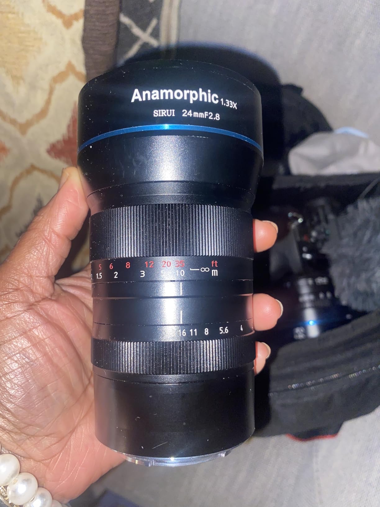 SIRUI 24mm Anamorphic Lens F2.8 1.33X APS-C Camera Lens for E Mount, Blue Flare customer photo 1