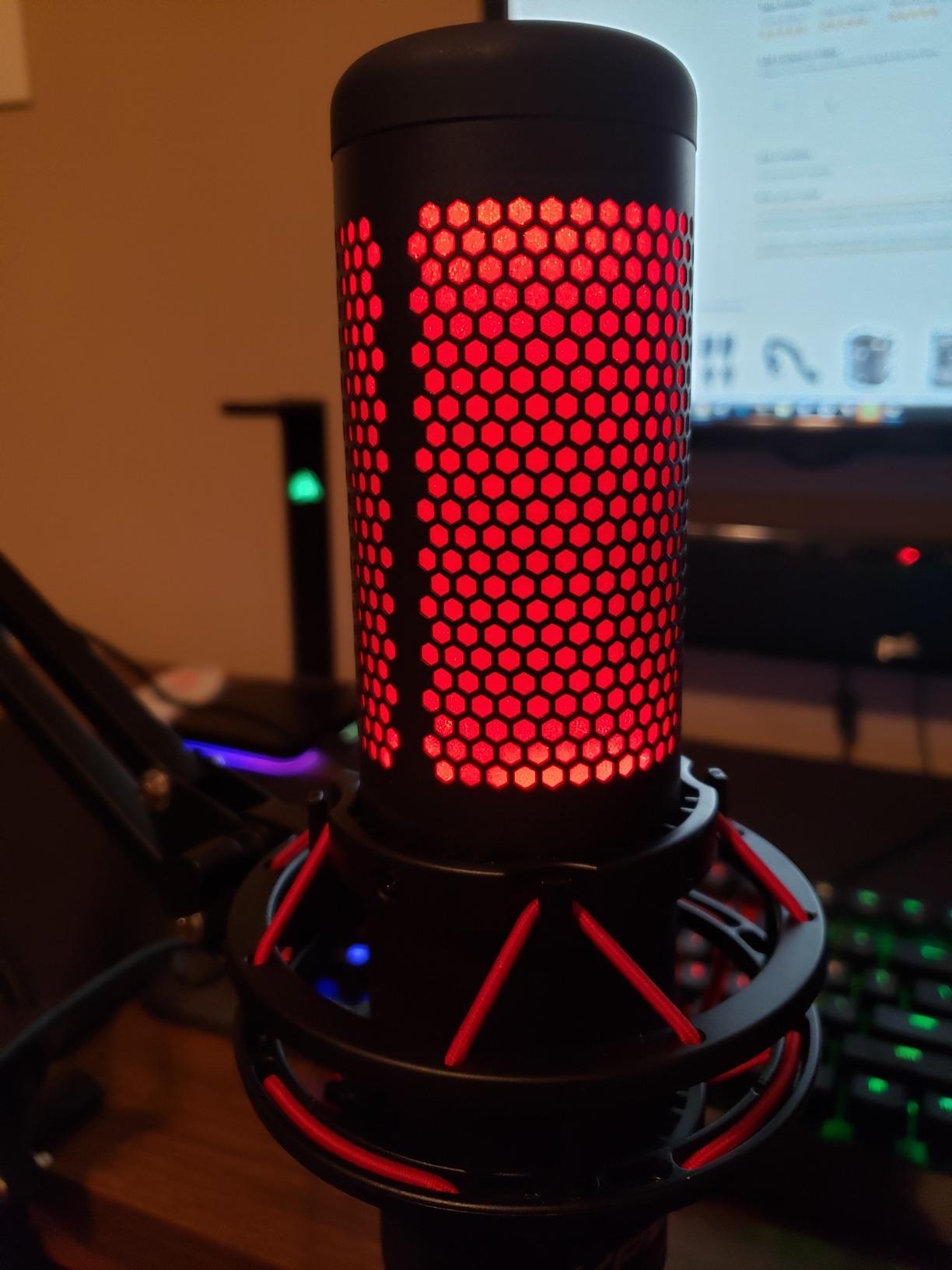 HyperX QuadCast - USB Condenser Gaming Microphone, for PC, PS4, PS5 and Mac, Anti-Vibration Shock Mount, Four Polar Patterns, Pop Filter, Gain Control, Podcasts, Twitch, YouTube, Discord, Red LED customer photo 2