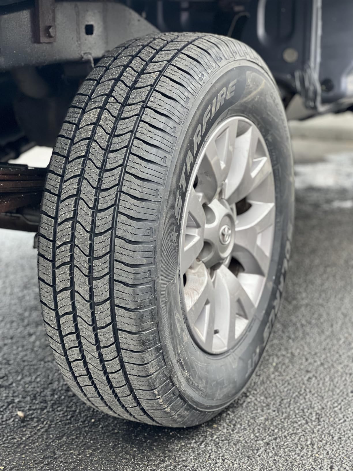 Starfire Solarus HT All-Season 265/65R18 114T Tire customer photo 2