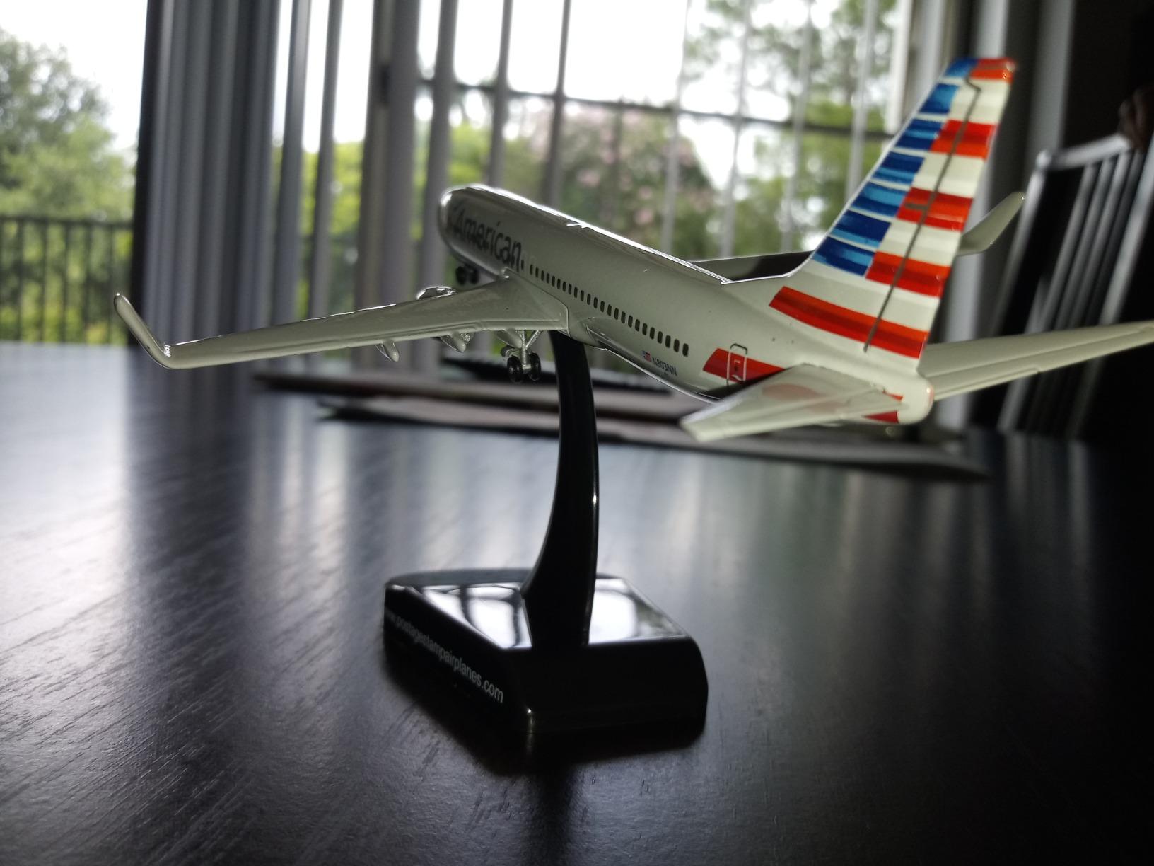 Pan Am DC-10 Model Airplane – 1:400 Scale Die-Cast Metal Collectible with Display Stand – Pan American World Airways Classic Livery – Detailed Desktop Aircraft Model Ages 14+ customer photo 1