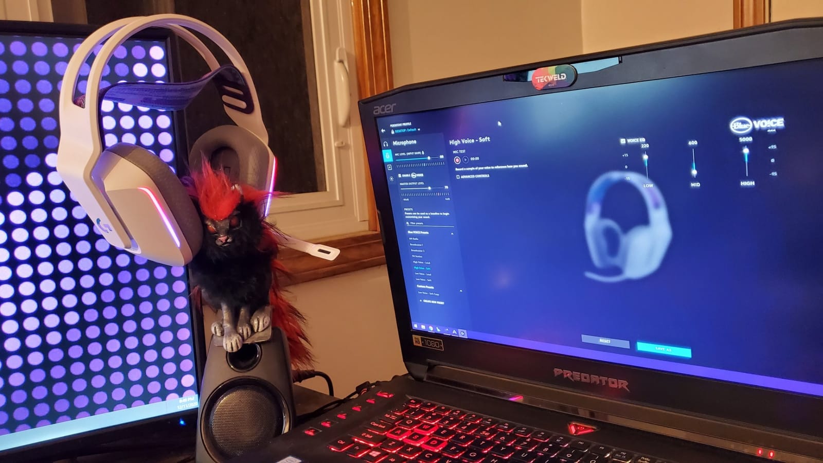 Logitech G733 Lightspeed Wireless Gaming Headset - Blue customer photo 1