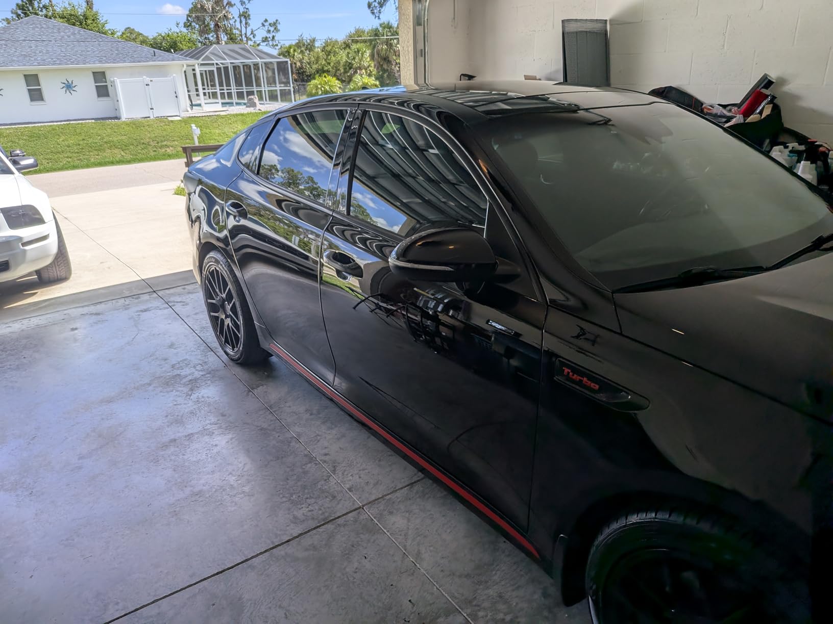 Turtle Wax Hybrid Solutions Ceramic Black Car Polish & Wax, 14 oz. (1 Pack) customer photo 1
