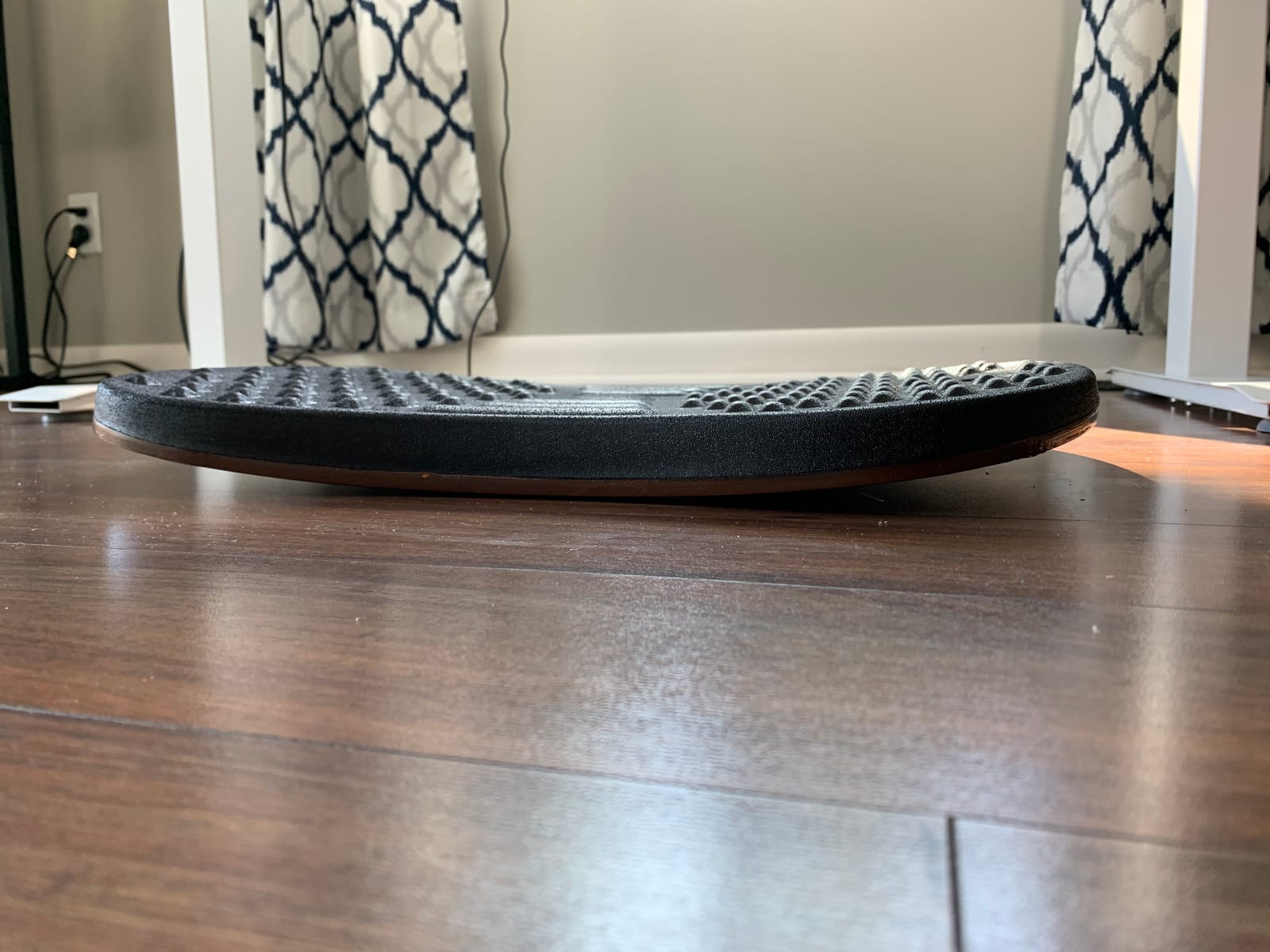 Seville Classics airLIFT Premium Anti Fatigue Wooden Balance Wobble Board Mat w/Massage Points, for Office Standing Desk, Home, Exercise, Therapy, Sports Training, Black, 20