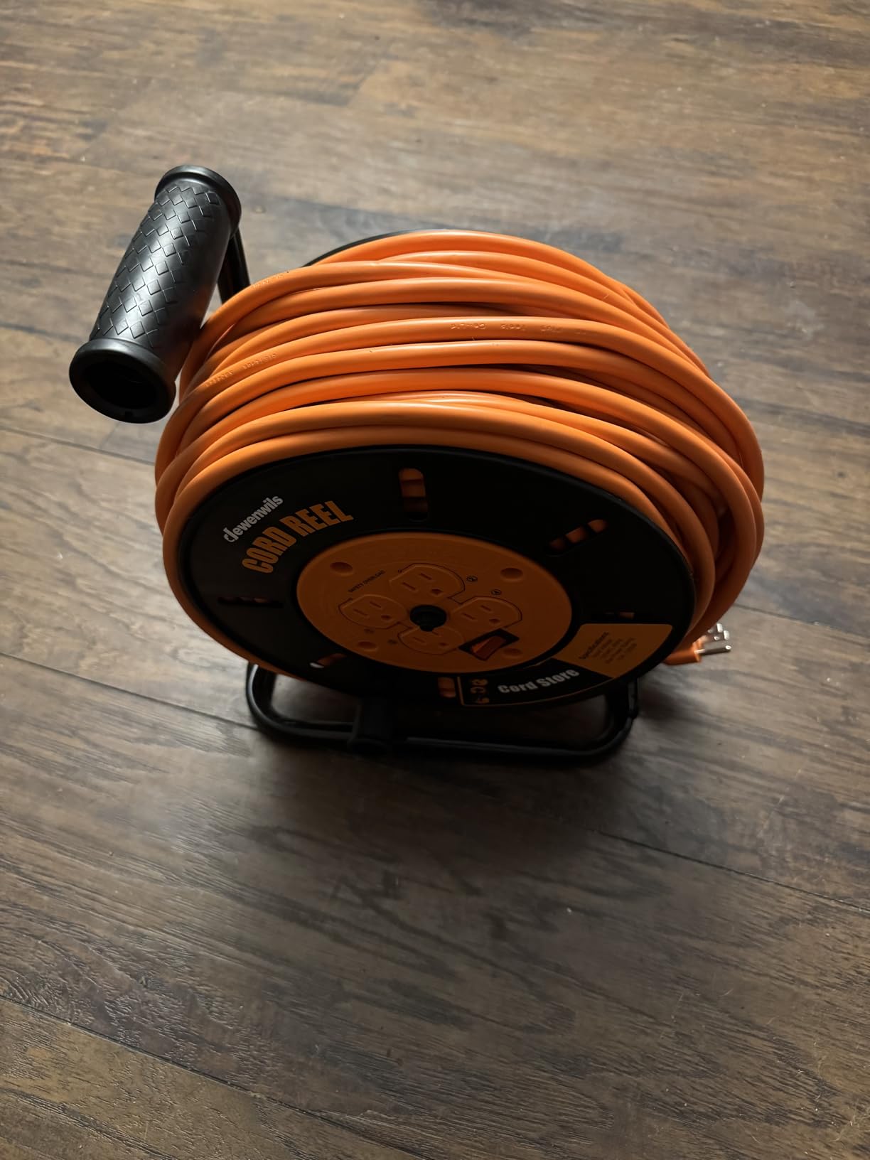 DEWENWILS Extension Cord Storage Reel, Hand Wind Retractable Open Cord Reel customer photo 2