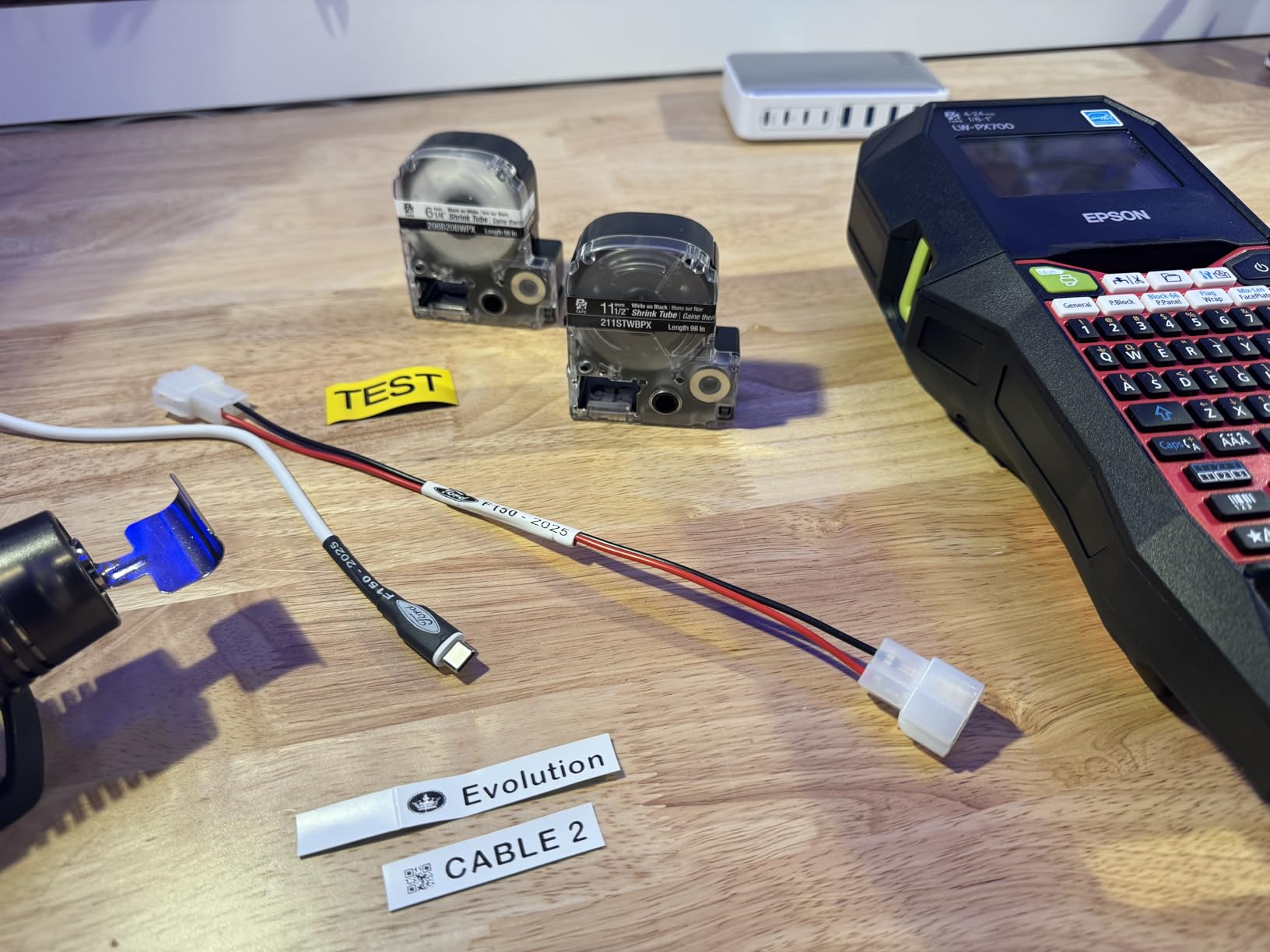 LABELWORKS Epson LW-PX700 Industrial Label Maker - Portable Handheld customer photo 2