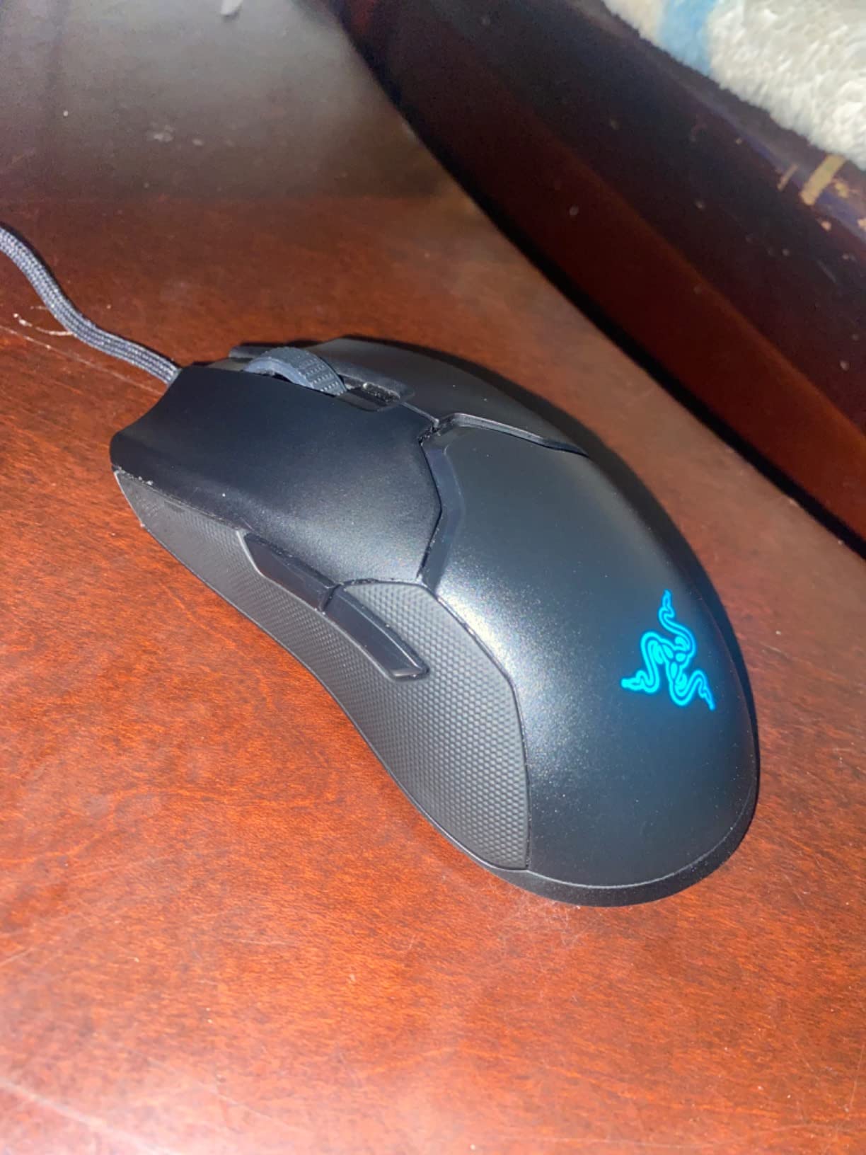 Razer Viper 8KHz Ultralight Ambidextrous Wired Gaming Mouse: Fastest Gaming Switches - 20K DPI Optical Sensor - Chroma RGB Lighting - 8 Programmable Buttons - 8000Hz HyperPolling - Classic Black customer photo 2