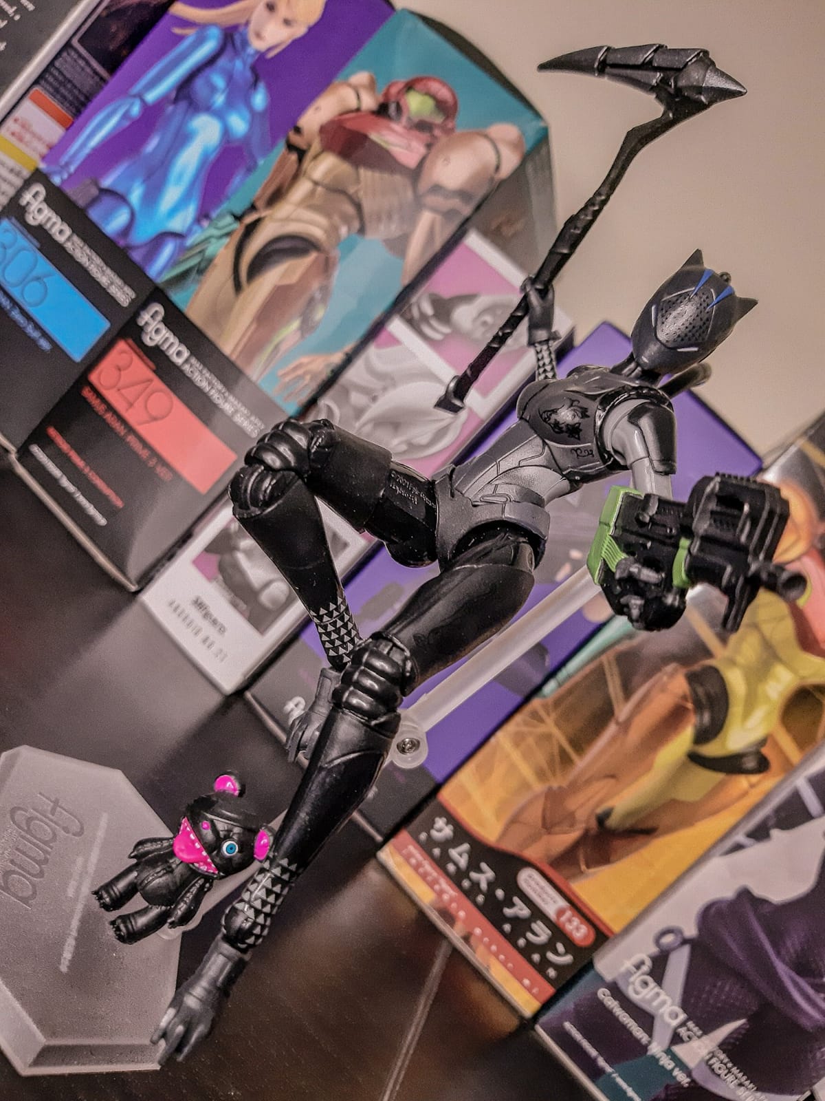 Fortnite Hasbro Victory Royale Series Lynx Collectible Action Figure with Accessories - Ages 8 and Up, 6-inch customer photo 1