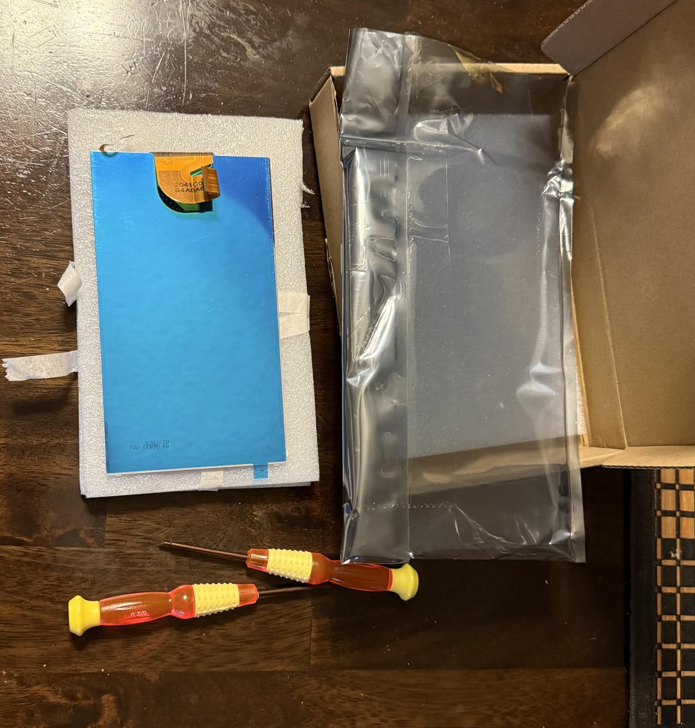 LCD Screen Replacement for NS Switch, LCD Screen Display Glass Assembly Accessories for NS Switch Console(Only LCD Screen and Not for Switch Lite)(Remove The 2 Films Before Installation) customer photo 1