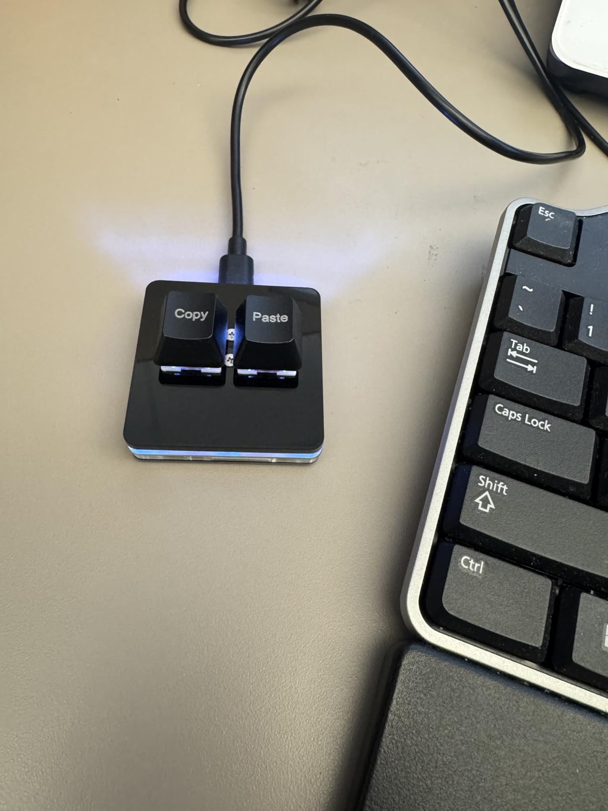 BTXETUEL Copy and Paste 2-Key Keyboard SAYO OSU Keypad Hotswap One Handed Mechanical Gaming Keyboard Cherry Switch RGB Backlit Mini USB Keypad for macros or Rhythm Games customer photo 2
