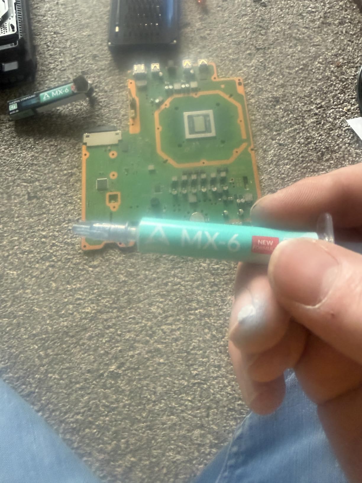 ARCTIC MX-6 (4 g) - Ultimate Performance Thermal Paste for CPU, Consoles, Graphics Cards, laptops, Very high Thermal Conductivity, Long Durability, Non-Conductive customer photo 2