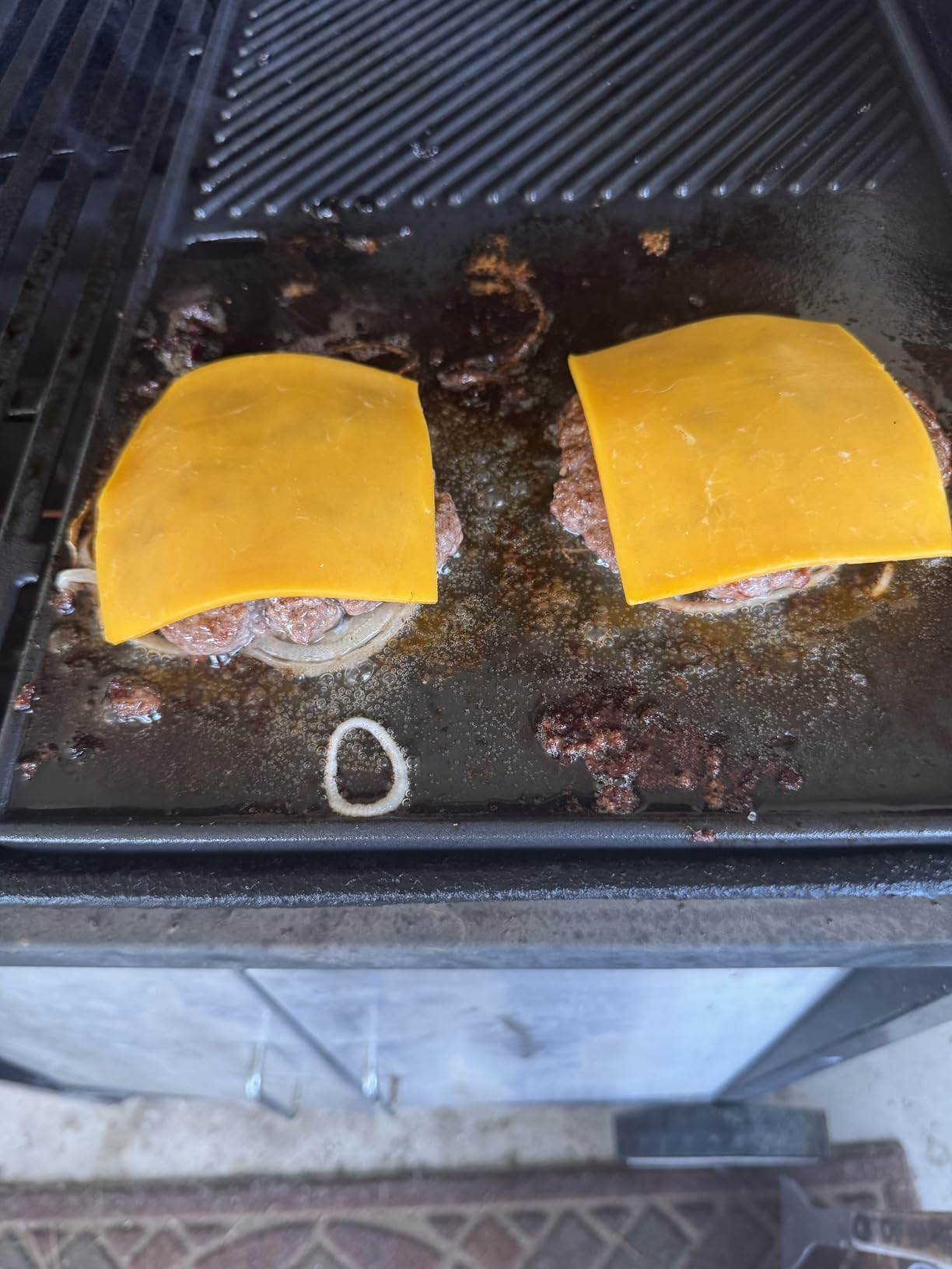 BLACKSTONE® Smash & Sear Press – Stainless Steel Burger Smasher customer photo 1