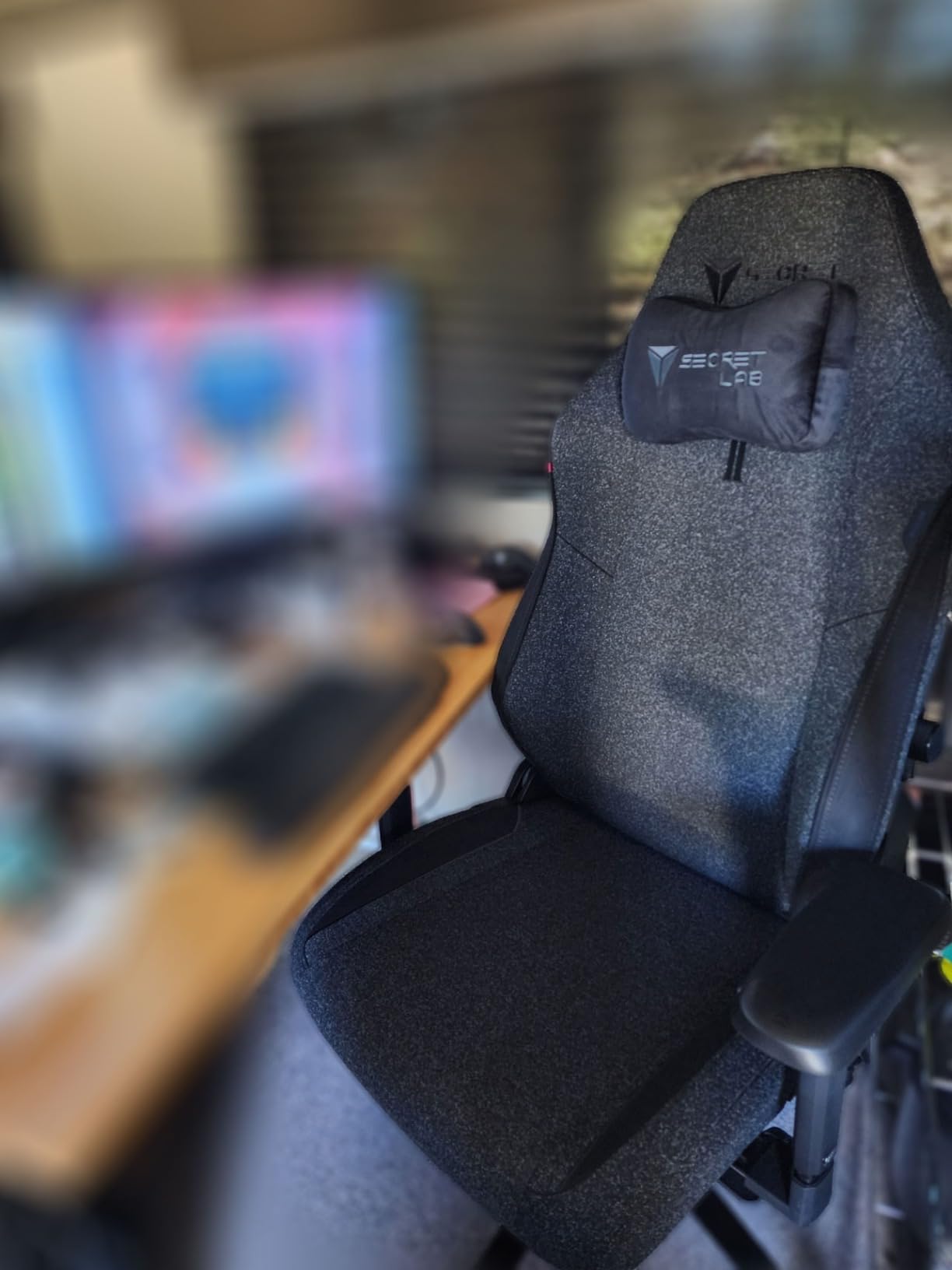 Secretlab Titan Evo Black3 Gaming Chair - Regular, Fabric, Black, Ergonomic customer photo 2