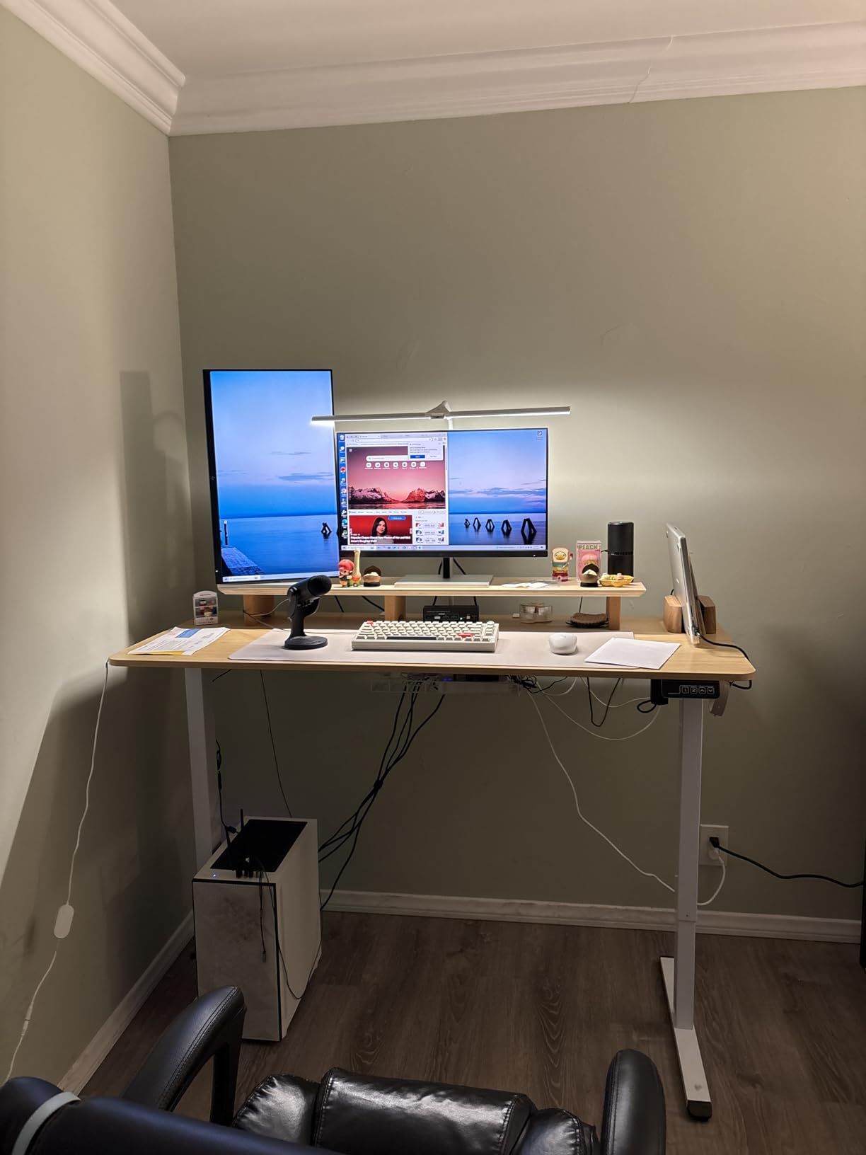 Under Desk Cable Management Tray, Xpatee Upgraded Wire Management No Drill No Screws, Cable Tray with Clamp for Wire Organizers, Computer Cord Rack for Office, Home - No Damage to Desk White customer photo 1
