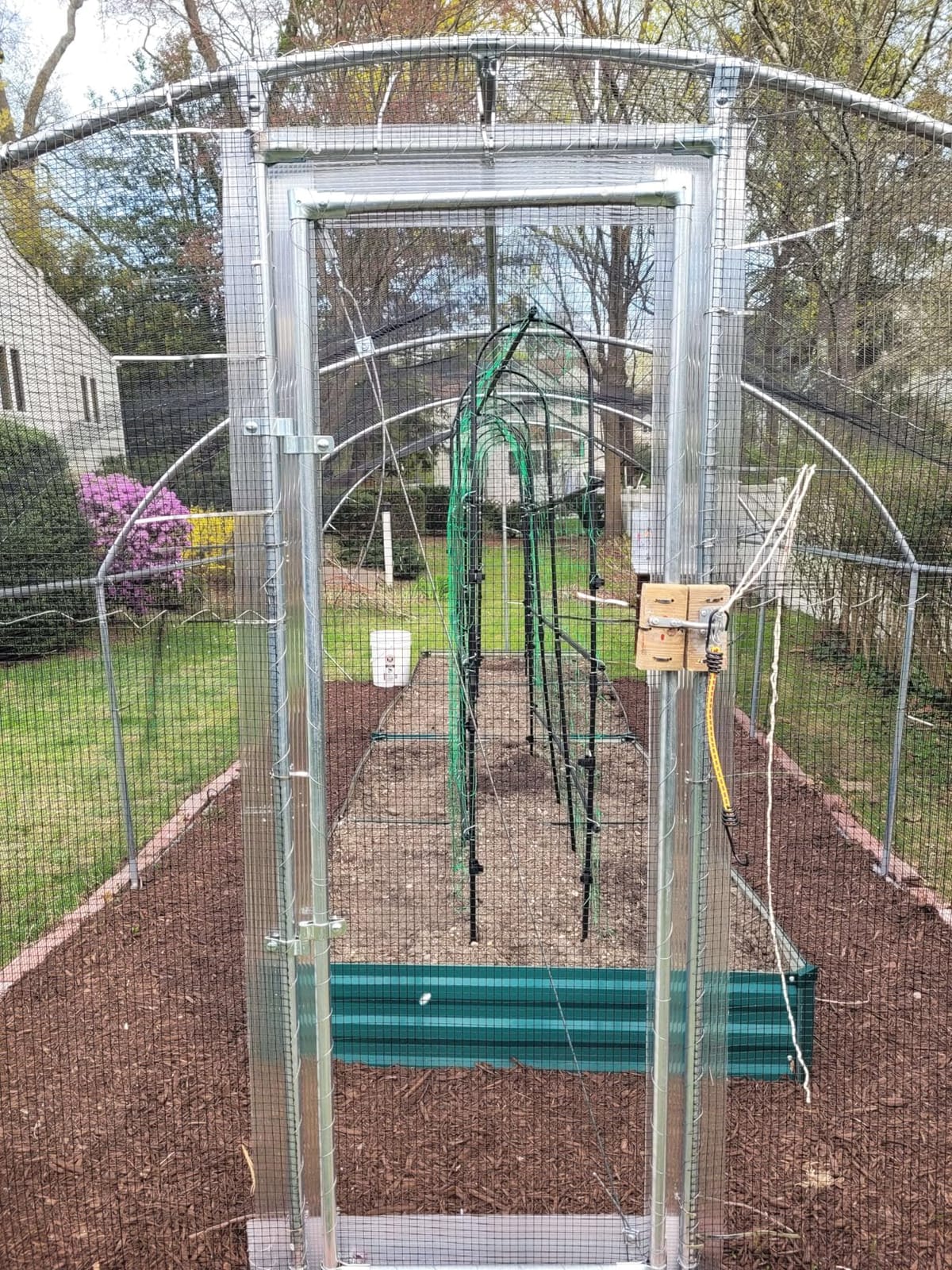 Large Metal Chicken Coop Round Top Upgrade Tri-Supporting Wire Mesh Chicken Run,Chicken Pen with Water-Resident and Anti-UV Cover,Duck Rabbit House Outdoor (13'L x 9'W x 6.5'H) customer photo 1