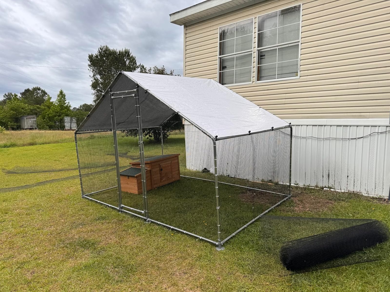 NUGRIART Large Metal Chicken Coop Walk-in Poultry Cage Hen Duck Run House with Waterproof & Anti-UV Cover Galvanized Rabbits Habitat Spire Shaped Cage for Outdoor Yard Farm Use customer photo 2