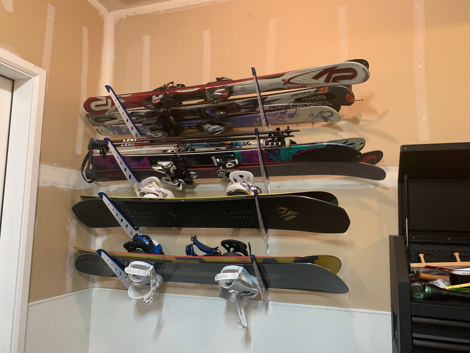 StoreYourBoard Horizontal Snowboard Wall Mount Rack, Holds 4 Boards | Snowboard Storage Rack, Snowboard Wall Rack, 4 Level Adjustable, Padded Arms customer photo 1