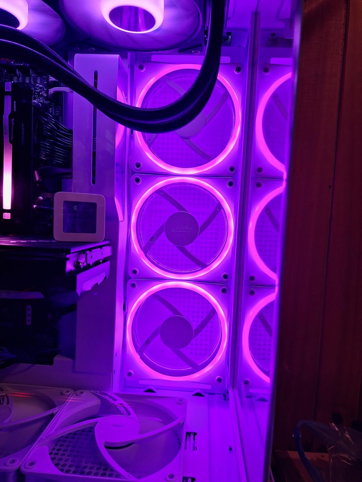 NZXT F120 RGB Duo Triple Pack - 3X 120mm RGB Fans + Hub - White | Three 120mm dual-sided RGB fans with controller. 20 addressable LEDs each, balanced performance, CAM-synced RGB. customer photo 2