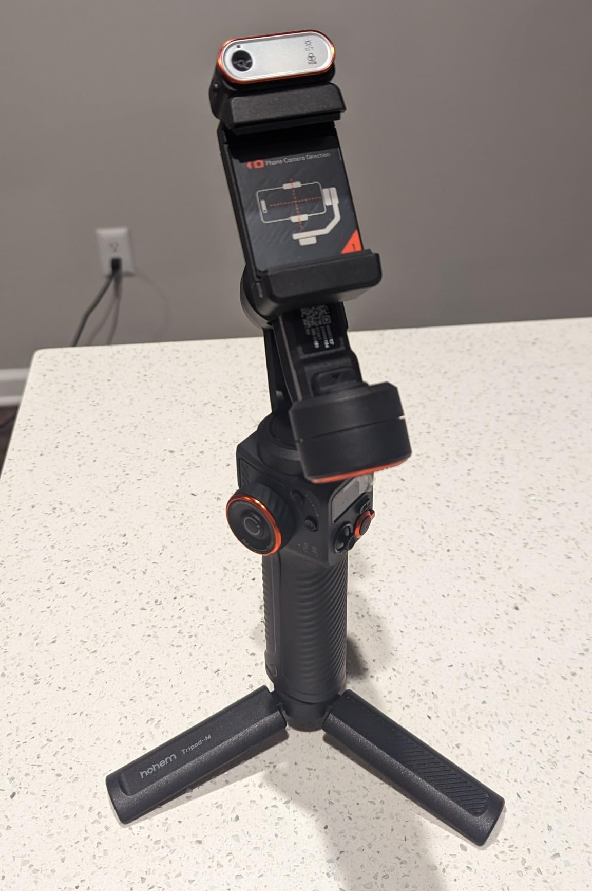 Hohem iSteady M6 Gimbal Stabilizer for Smartphone, 3-Axis Cell Phone Stabilizer Built-in OLED Display 400g Payload Reverse Charging Android and iPhone Gimbal with Inception Motion Timelapse customer photo 2
