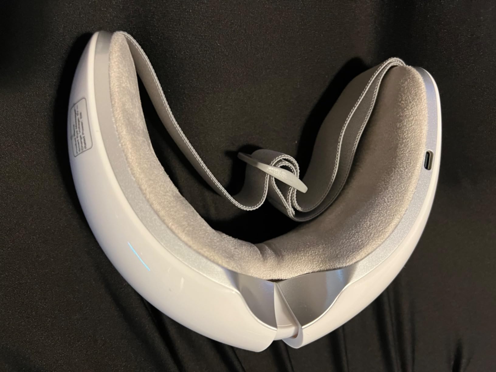 NOWWISH Eye Massager with Heat, Vibration and Bluetooth Music for Migraine Headache Relief, Cordless Heated Eye Mask with 6 Massage Modes, Relaxation -Mothers Day Gifts for Mom Wife -White customer photo 1