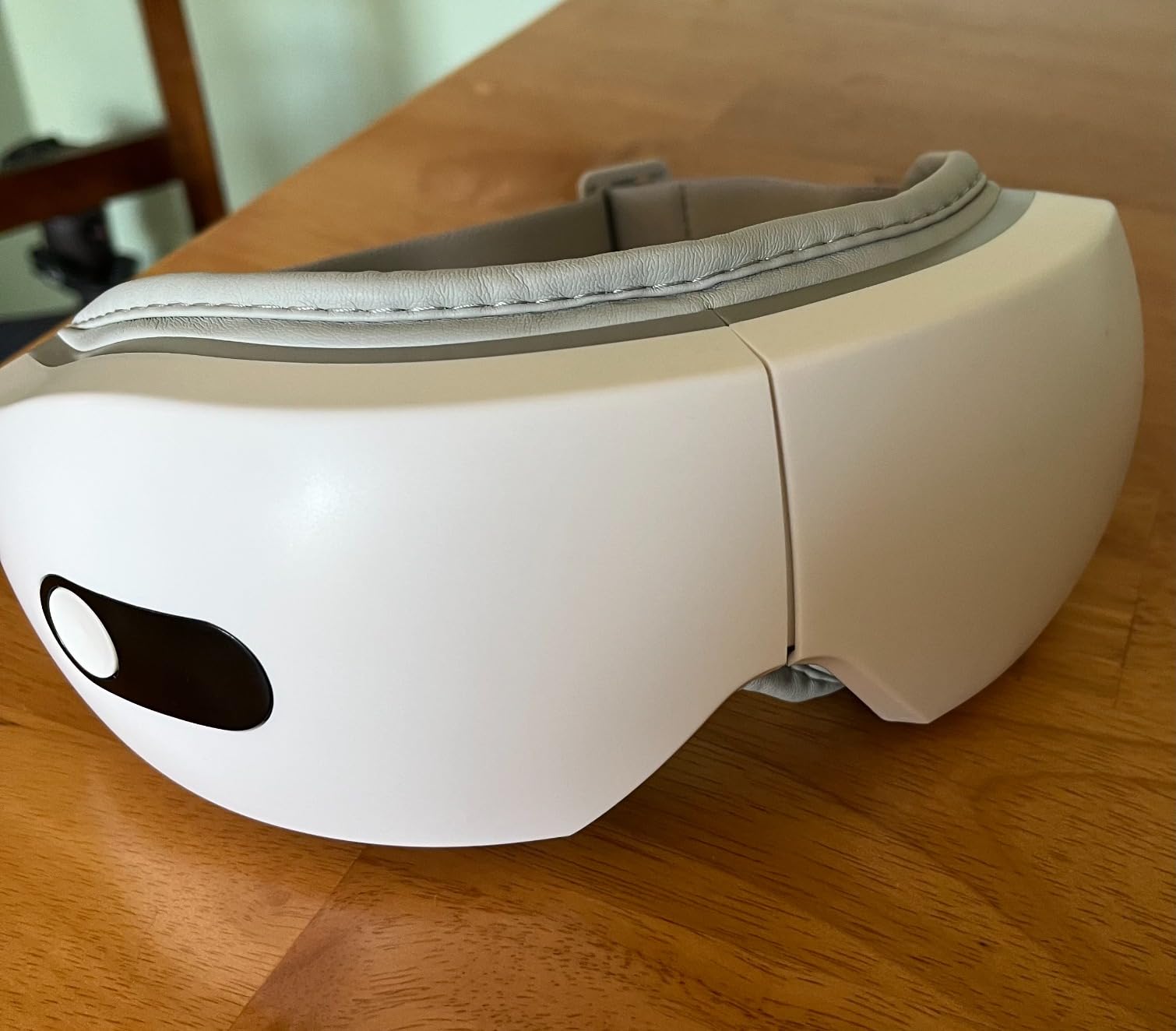 NOWWISH Eye Massager with Heat, Vibration and Bluetooth Music for Migraine Headache Relief, Cordless Heated Eye Mask with 6 Massage Modes, Relaxation -Mothers Day Gifts for Mom Wife -White customer photo 2