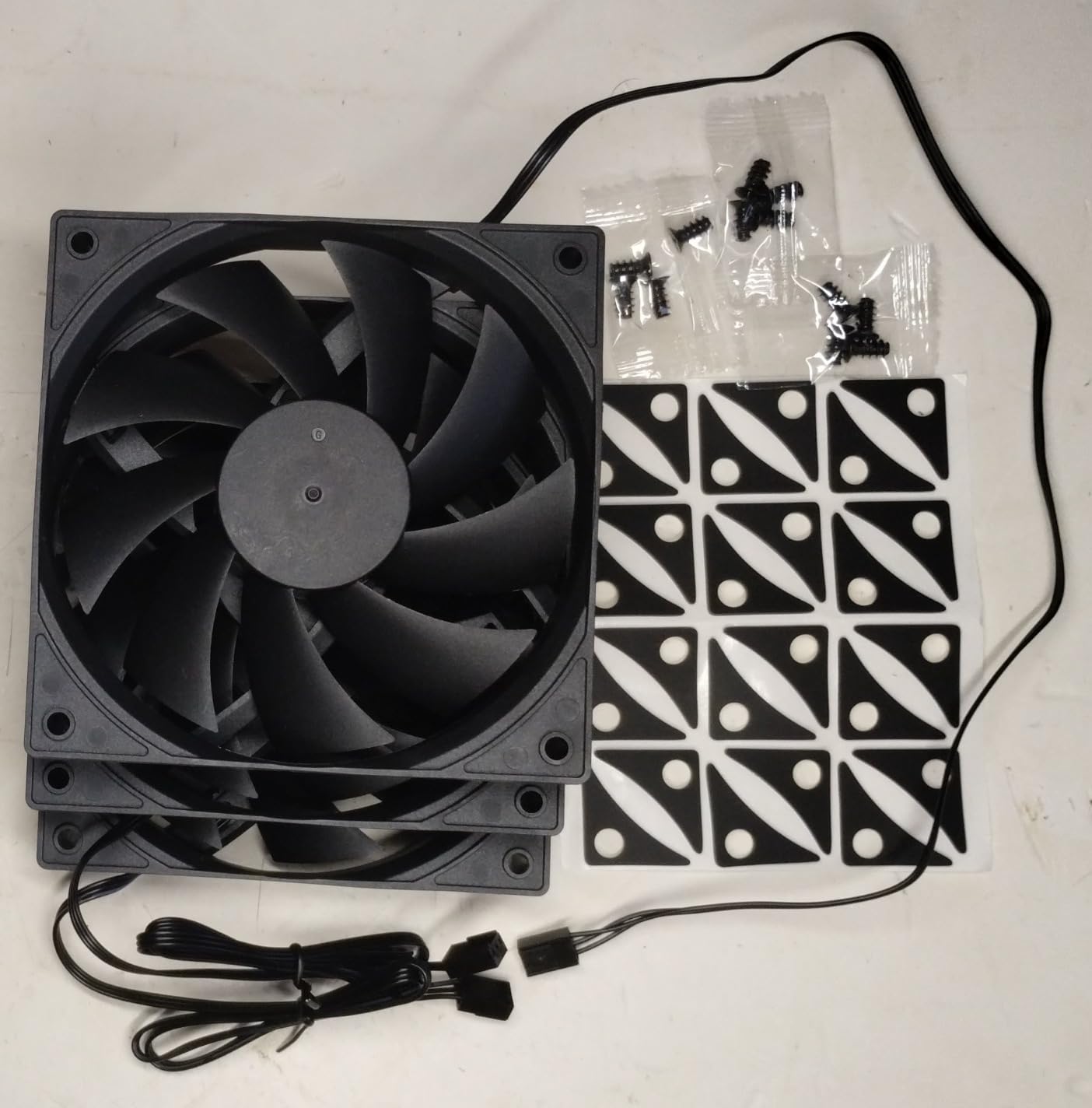 DARKROCK 3-Pack 120mm Black Computer Case Fans customer photo 2