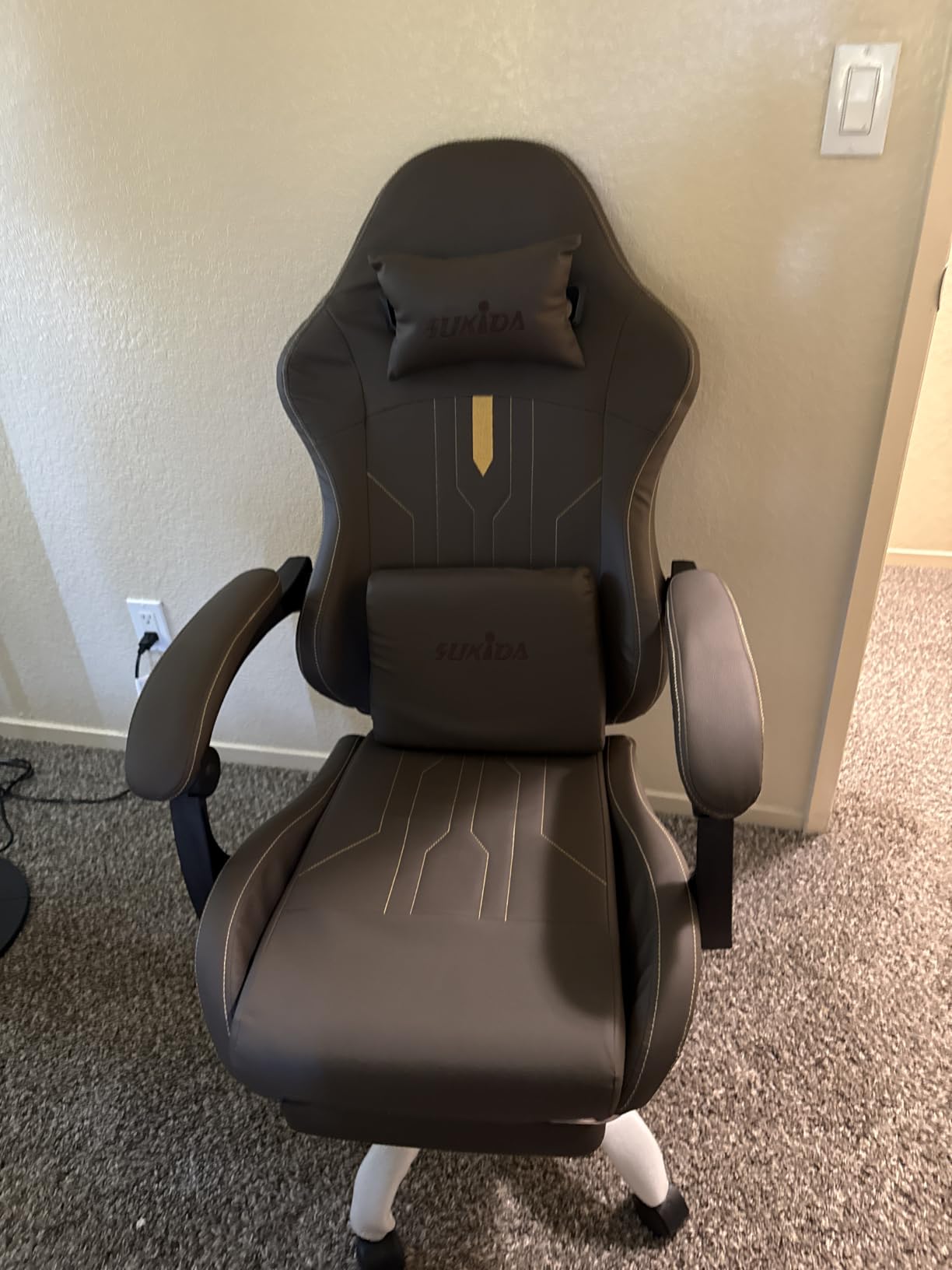 Gaming Chair with Footrest Ergonomic Computer Chair Massage Lumbar Cushion, Racing Video Game Chair Adjustable Rocker Recliner Executive Office Desk Chair Pu Leather for Adults, Beige customer photo 2