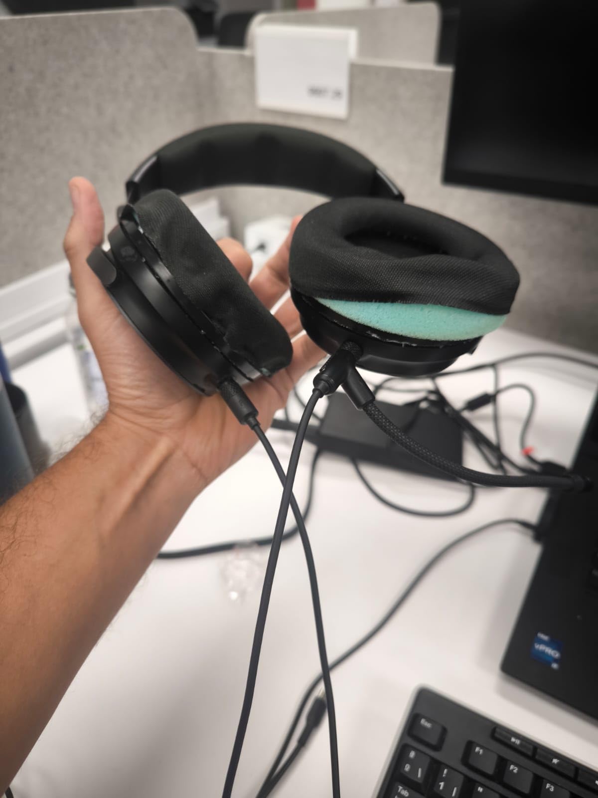 Corsair Virtuoso PRO Wired Open Back Gaming Headset - Detachable Uni-Directional Microphone - 50mm Graphene Drivers - 20Hz-40 kHz Frequency Response - Carbon customer photo 2