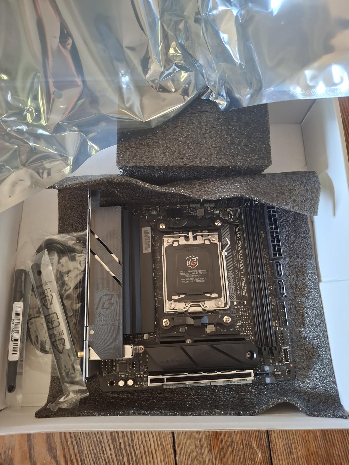 ASRock B650I Lightning WiFi AMD AM5 Mini-ITX Motherboard, Supports AMD Ryzen 9000/8000/7000 Series Processors, DDR5 7200+ (OC), PCIe 5.0 M.2, 2.5G LAN, WiFi 6E, 8+2+1 Power Phase customer photo 2